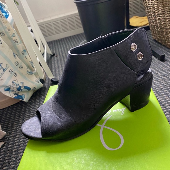 Steve Madden black heeled boot with open toe. Size 7.5 - Picture 3 of 6